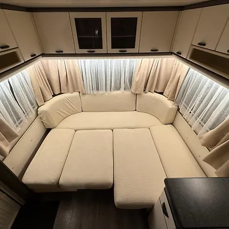 Fully Equipped Caravan 1 *